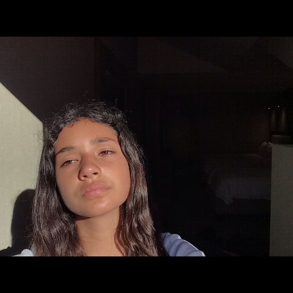 Meet your Posher, Anais - Picture 1 of 1